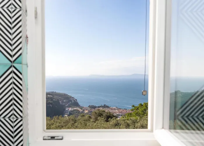 Lejlighed Borgo Mezzo Monte With Concierge, Panoramic Sea Views And Rooftop Jacuzzi By Feeling Italy Sorrento