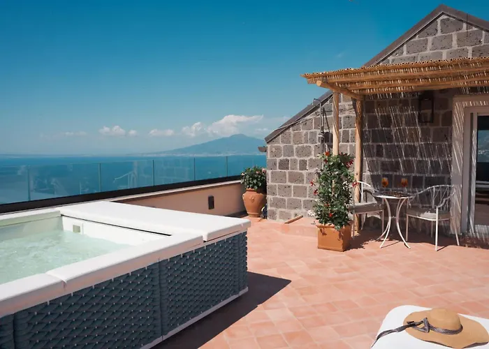 Borgo Mezzo Monte With Concierge, Panoramic Sea Views And Rooftop Jacuzzi By Feeling Italy Lägenhet *