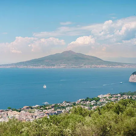 Borgo Mezzo Monte With Concierge, Panoramic Sea Views And Rooftop Jacuzzi By Feeling Italy شقة سورينتو